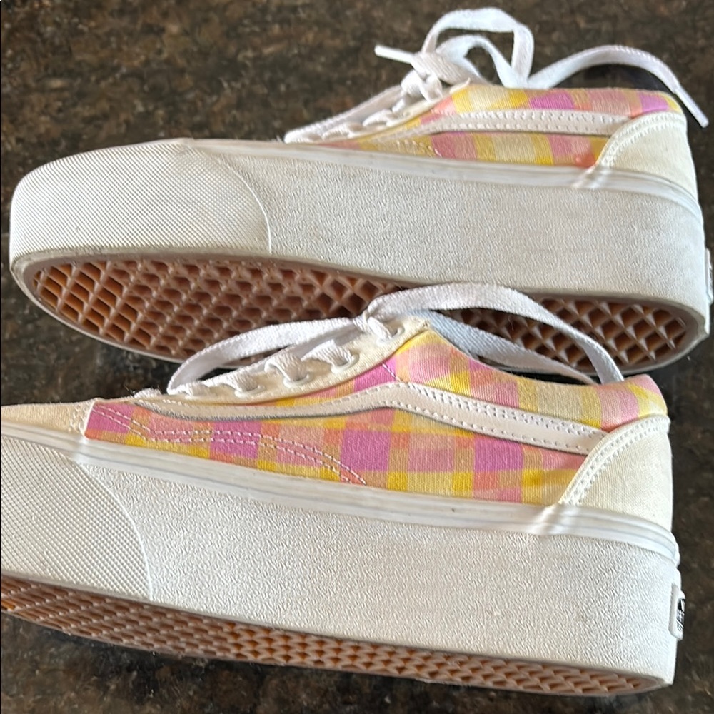 New Vans Colorful Plaid Sneakers 7 - Picture 6 of 7